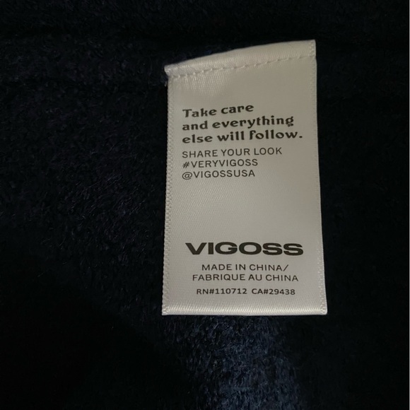 Vigoss Classic Button Down Cardigan Sweater With Pearl Gold Buttons NWT Size L - Picture 6 of 7